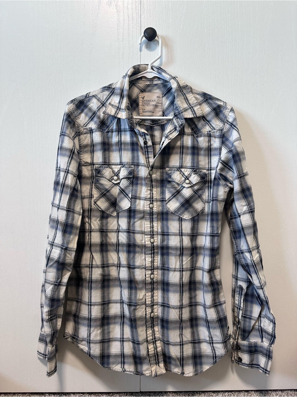 American Eagle Outfitters White and Blue Plaid Button-Down Shirt